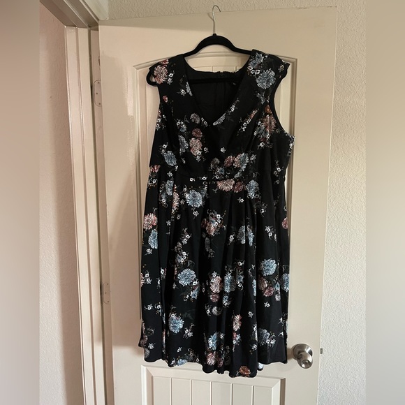 Torrid Floral Pleated Fit & Flare Dress - Picture 1 of 5